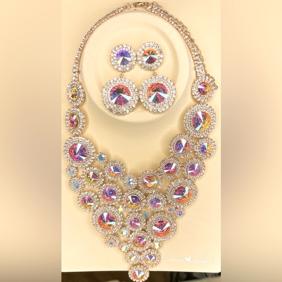 Callie LaLa Land: Iridescent Bling Encrusted Earring Statement Bib Necklace Set - Picture 5 of 10